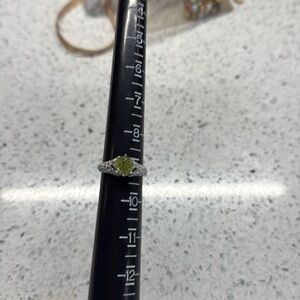 Ring in silver in peridot and rhinestones